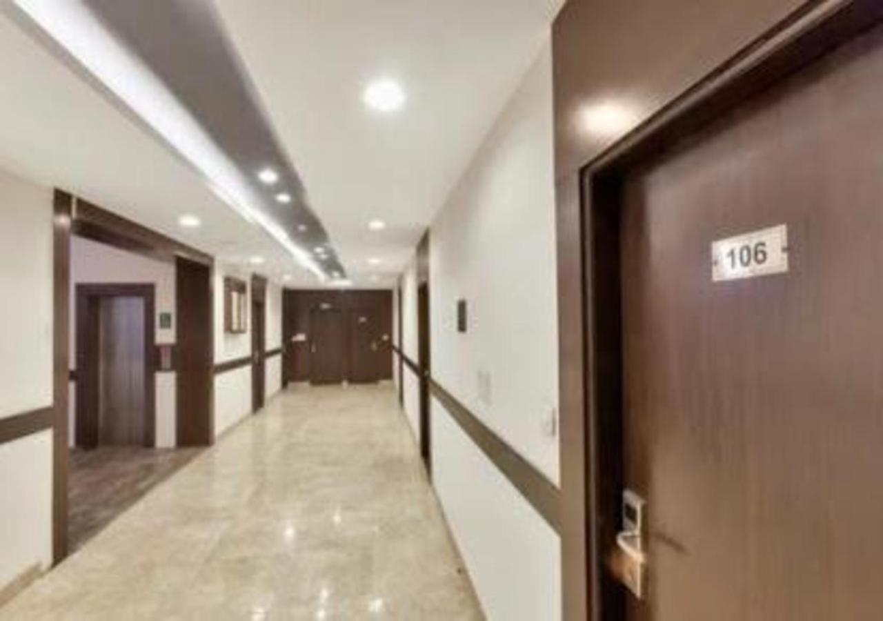 Hotel Loto - Sector 66 Нойда Экстерьер фото